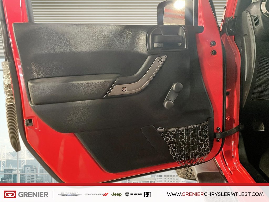 2017 Jeep Wrangler SPORT S + 4X4 + 2P + TRANS MANUELLE in Pointe-Aux-Trembles, Quebec - 12 - w1024h768px