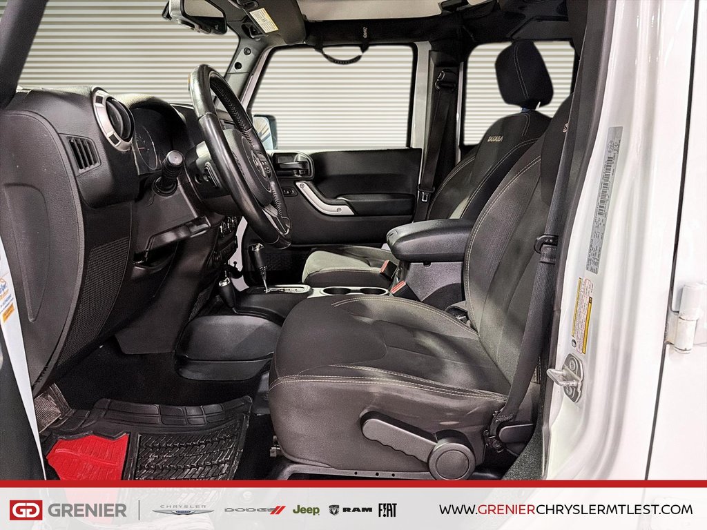 Jeep Wrangler UNLIMITED SAHARA + 4X4 + V6 3.6L 2017 à Pointe-Aux-Trembles, Québec - 7 - w1024h768px