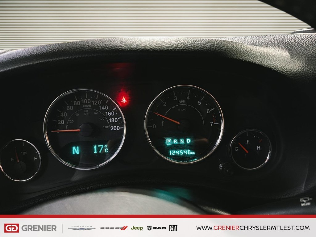 Jeep Wrangler UNLIMITED SAHARA + 4X4 + V6 3.6L 2017 à Pointe-Aux-Trembles, Québec - 13 - w1024h768px