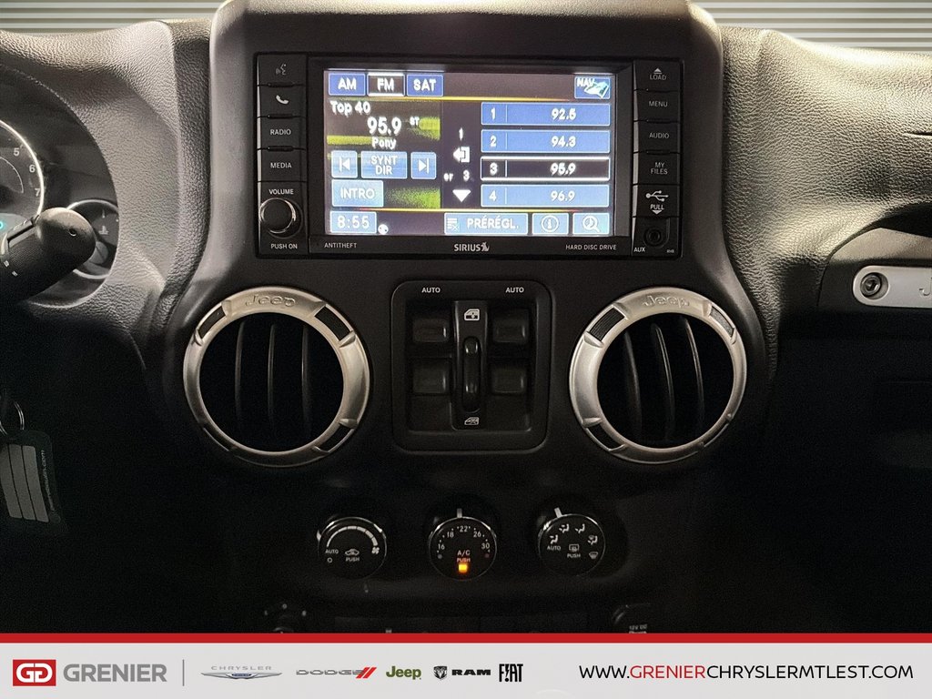 Jeep Wrangler UNLIMITED SAHARA + 4X4 + V6 3.6L 2017 à Pointe-Aux-Trembles, Québec - 14 - w1024h768px