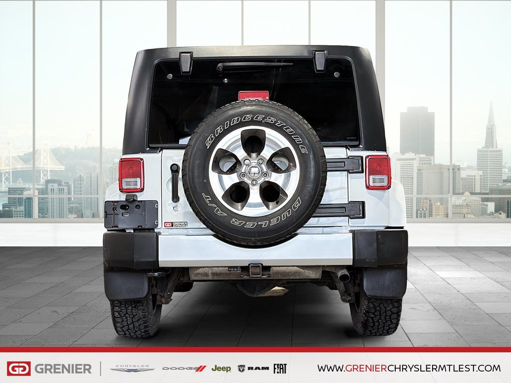Jeep Wrangler UNLIMITED SAHARA + 4X4 + V6 3.6L 2017 à Pointe-Aux-Trembles, Québec - 3 - w1024h768px