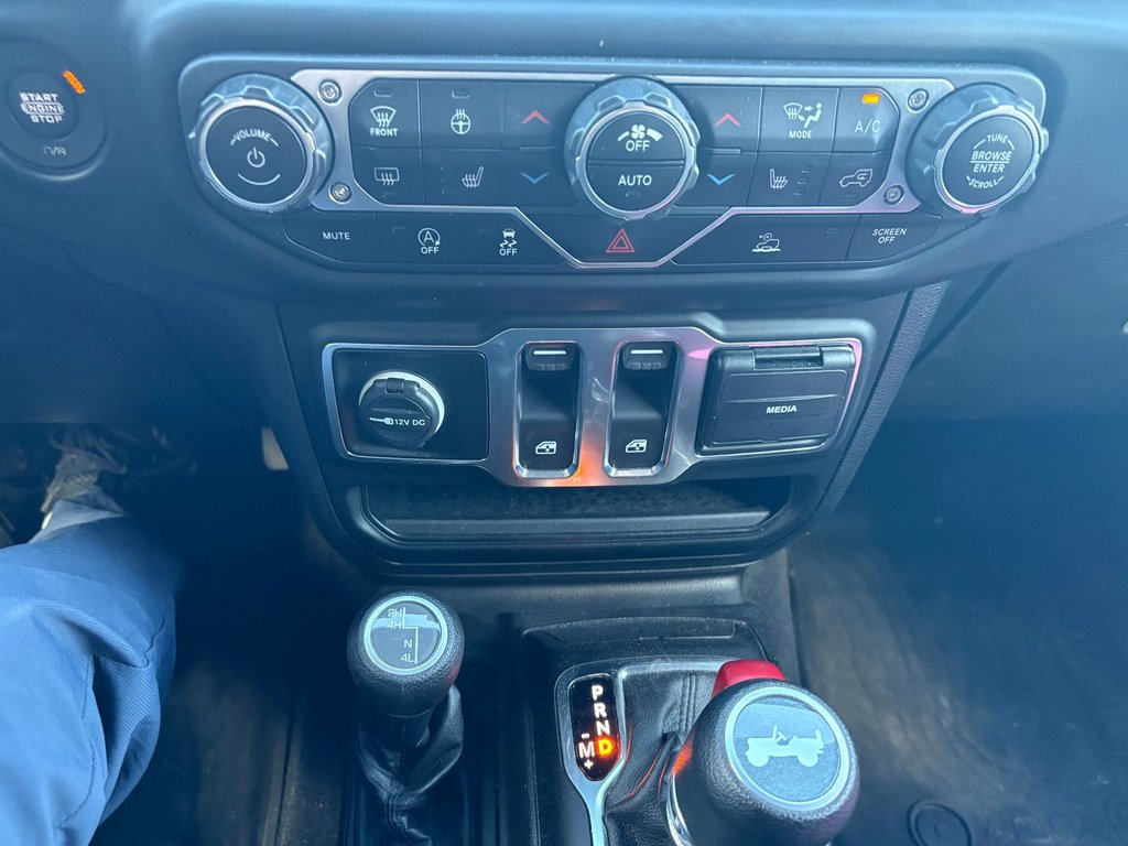 Jeep Wrangler Willys 2021 à Pointe-Aux-Trembles, Québec - 22 - w1024h768px