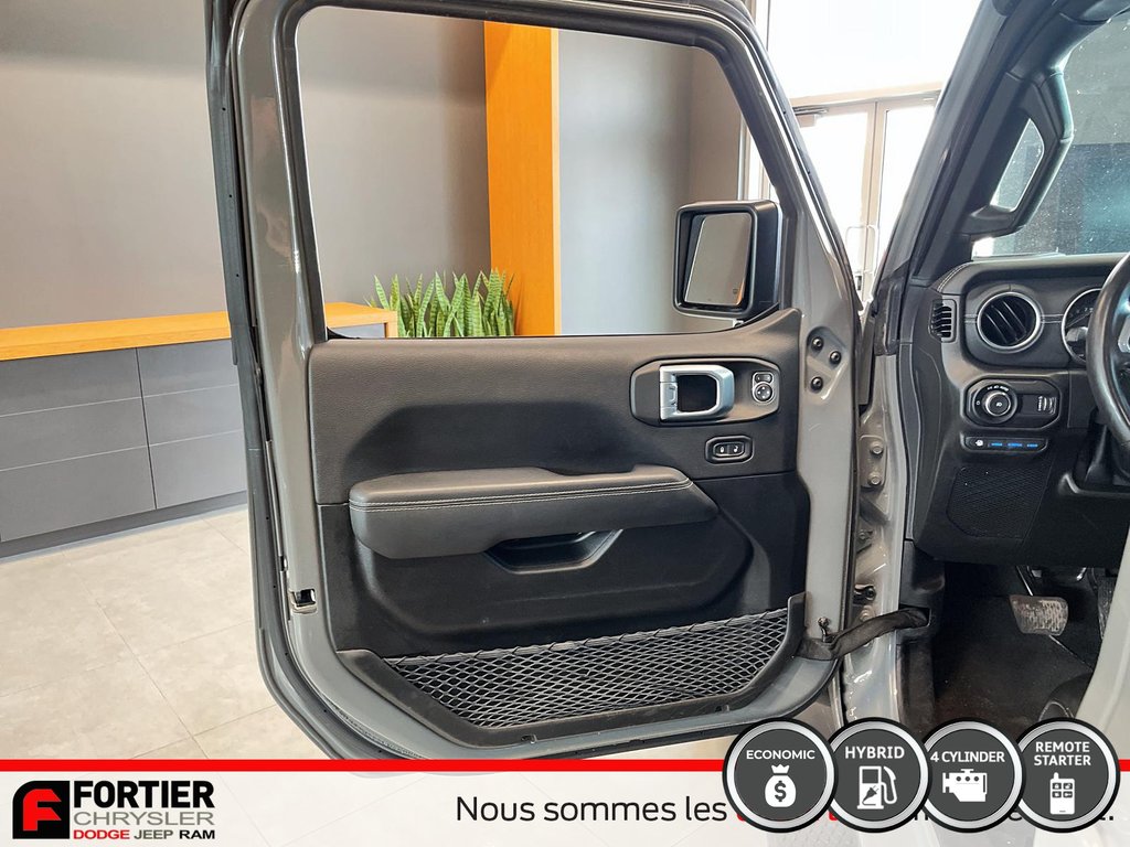 2023 Jeep Wrangler UNLIMITED SAHARA +  4XE + CUIR in Pointe-Aux-Trembles, Quebec - 10 - w1024h768px