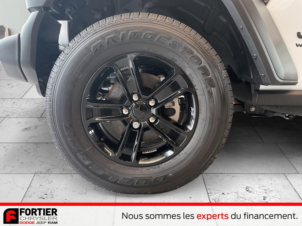 Jeep Wrangler Sport Altitude 2023 à Pointe-Aux-Trembles, Québec - 4 - w1024h768px