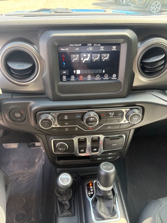 Jeep Wrangler Sport S 2023 à Pointe-Aux-Trembles, Québec - 9 - w1024h768px