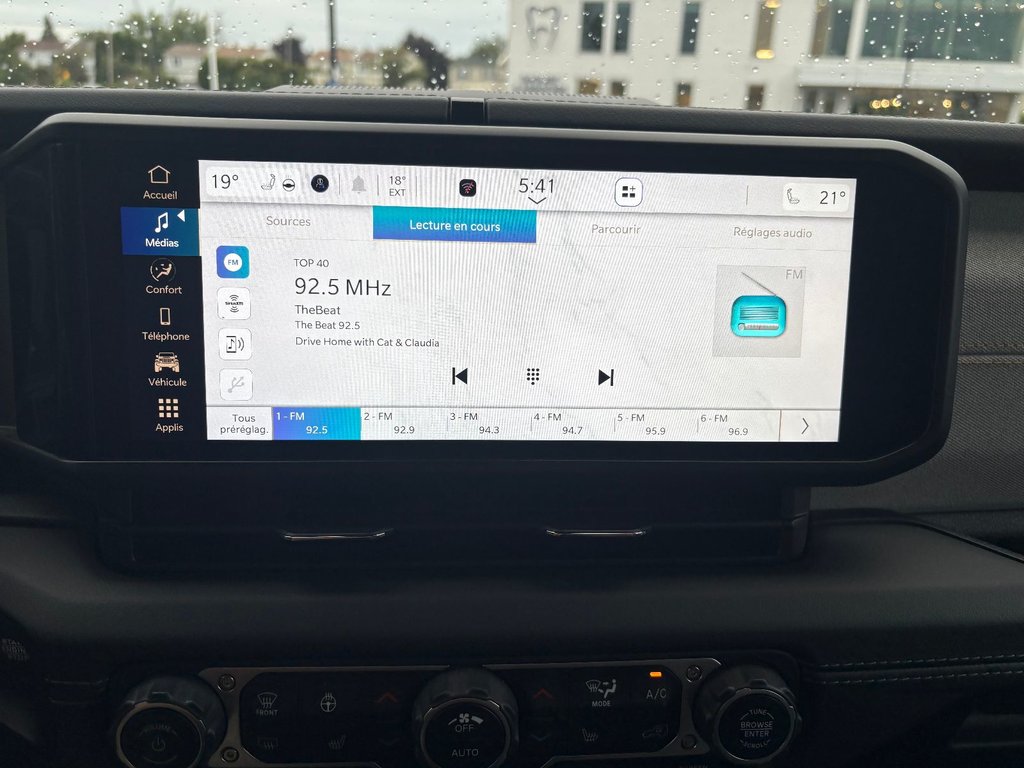 2024 Jeep Wrangler SAHARA SKY ONE TOUCH 4CYL in Pointe-Aux-Trembles, Quebec - 23 - w1024h768px