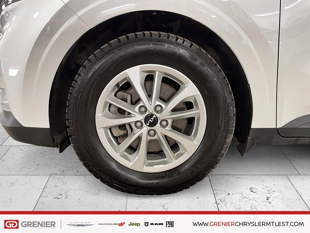 2024 Kia Carnival LX + 8 PASSAGERS + BLUETOOTH in Pointe-Aux-Trembles, Quebec - 6 - w1024h768px