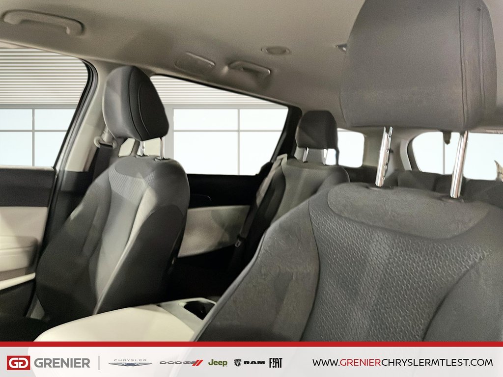 2024 Kia Carnival LX + 8 PASSAGERS + BLUETOOTH in Pointe-Aux-Trembles, Quebec - 7 - w1024h768px