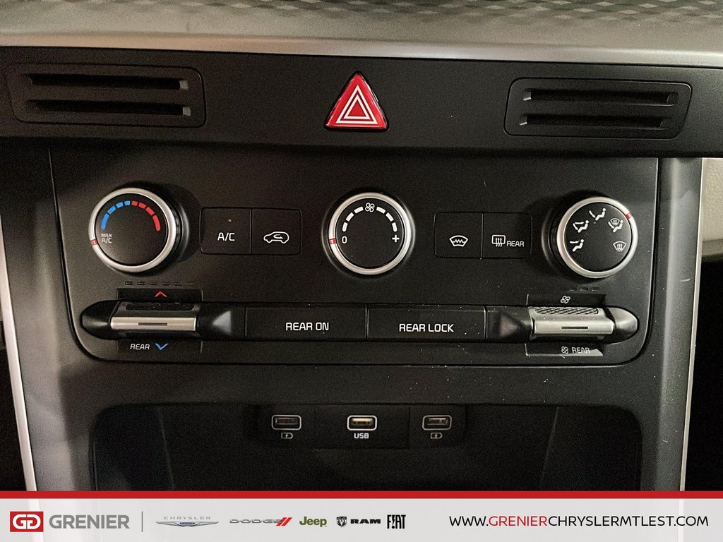 2024 Kia Carnival LX + 8 PASSAGERS + BLUETOOTH in Pointe-Aux-Trembles, Quebec - 14 - w1024h768px