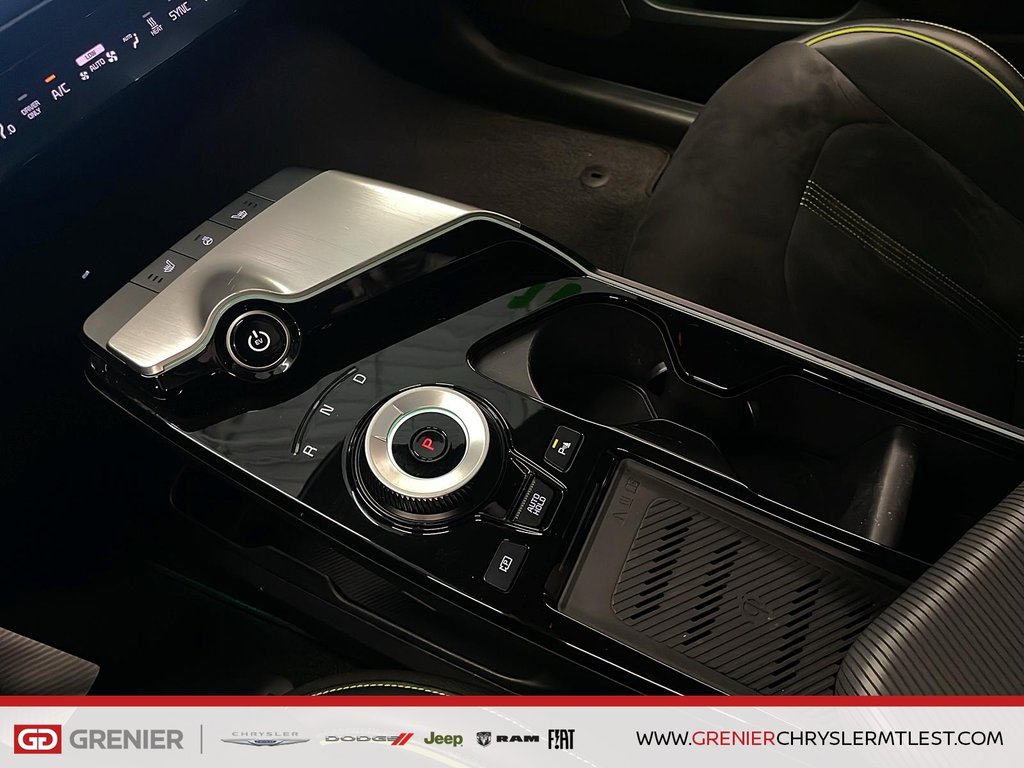 Kia EV6 GT + AWD + TOIT OUVRANT + CARPLAY 2023 à Pointe-Aux-Trembles, Québec - 13 - w1024h768px