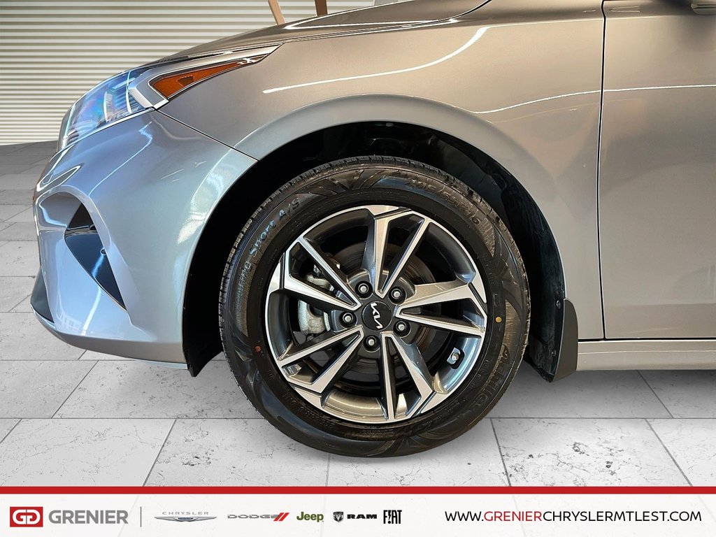 2024 Kia Forte EX + SIEGES ET VOLANT CHAUFFANTS in Pointe-Aux-Trembles, Quebec - 7 - w1024h768px