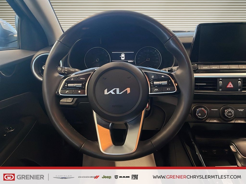 2024 Kia Forte EX + SIEGES ET VOLANT CHAUFFANTS in Pointe-Aux-Trembles, Quebec - 11 - w1024h768px