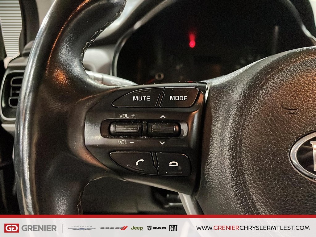 2018 Kia Rio 5-door LX + AUTOMATIQUE + BLUETOOTH in Pointe-Aux-Trembles, Quebec - 12 - w1024h768px