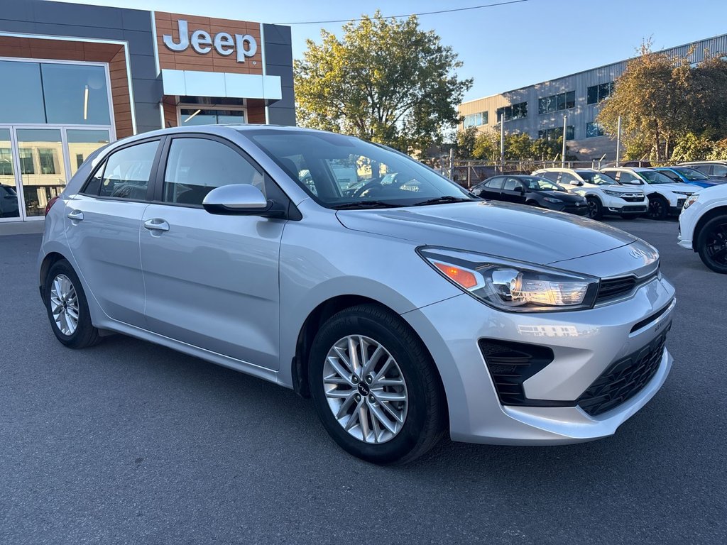 Kia Rio 5-door LX PREMIUM 2023 à Pointe-Aux-Trembles, Québec - 4 - w1024h768px