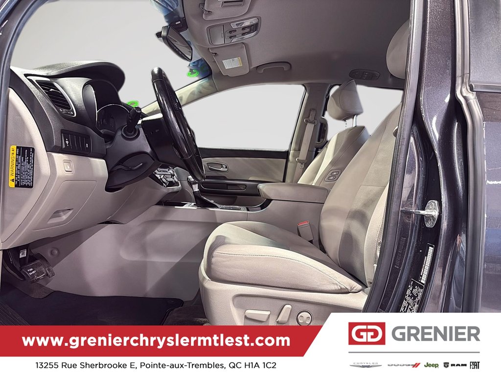 2020 Kia Sedona LX+ in Pointe-Aux-Trembles, Quebec - 6 - w1024h768px