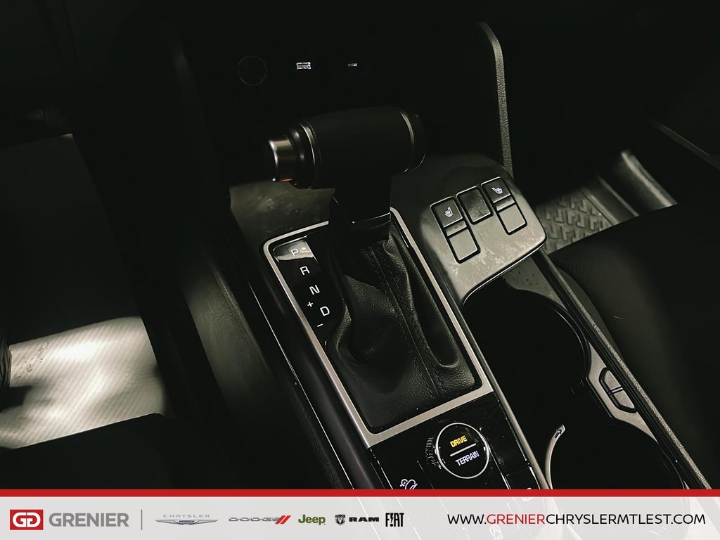 Kia Sportage LX + FWD 2023 à Pointe-Aux-Trembles, Québec - 12 - w1024h768px