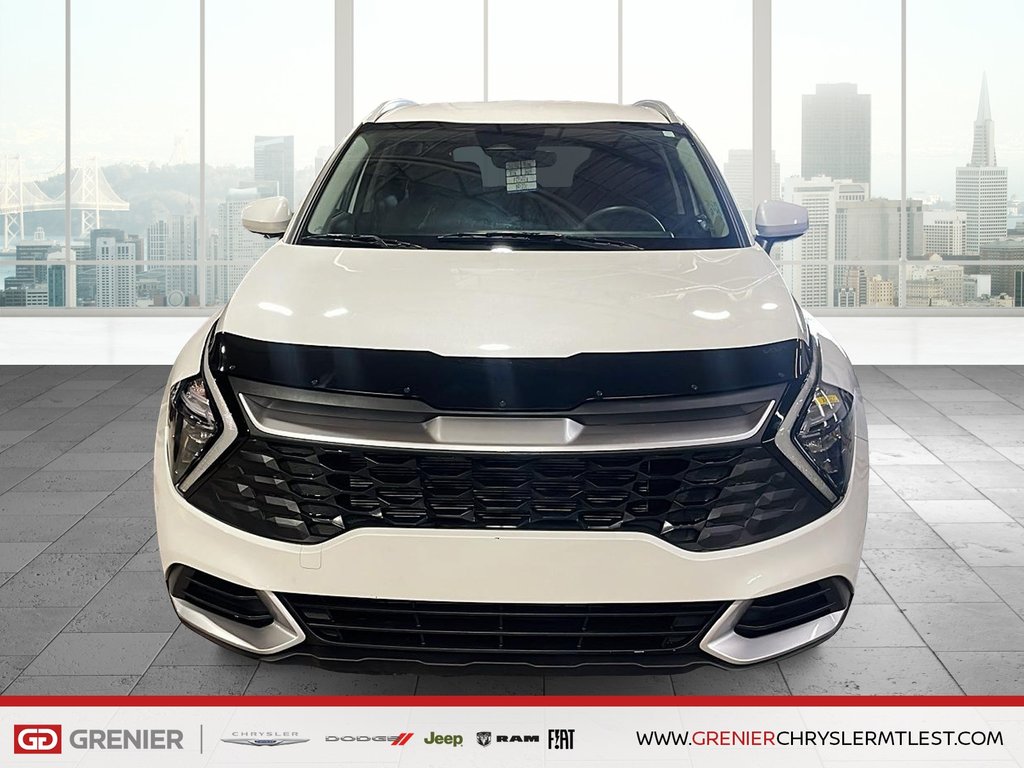 Kia Sportage LX + FWD 2023 à Pointe-Aux-Trembles, Québec - 2 - w1024h768px