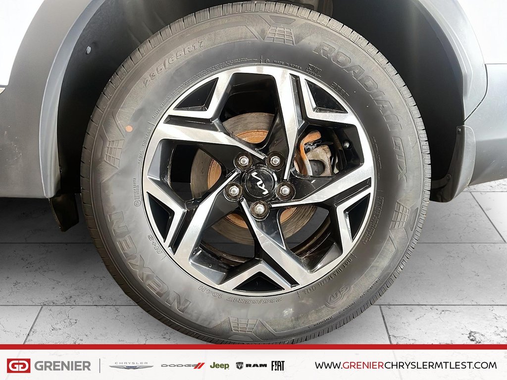 Kia Sportage LX + FWD 2023 à Pointe-Aux-Trembles, Québec - 7 - w1024h768px