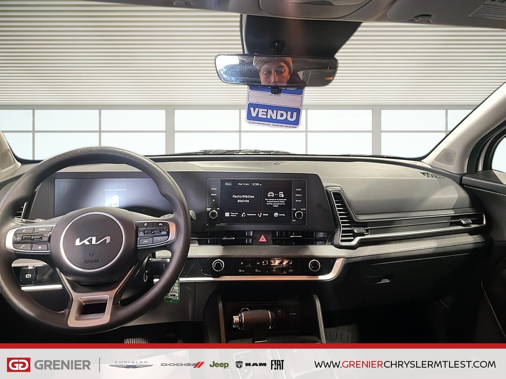 Kia Sportage LX + FWD 2023 à Pointe-Aux-Trembles, Québec - 9 - w1024h768px