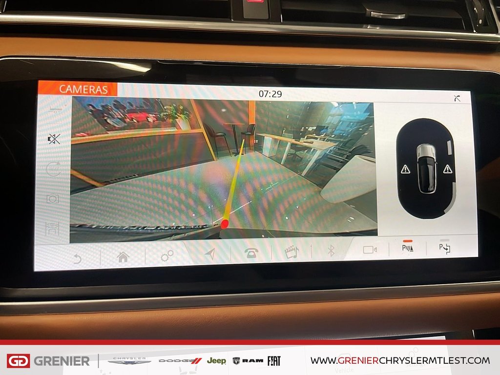 Land Rover Range Rover Velar R-DYNAMIC HSE + AWD + TOIT OUVRANT PANO 2018 à Pointe-Aux-Trembles, Québec - 17 - w1024h768px