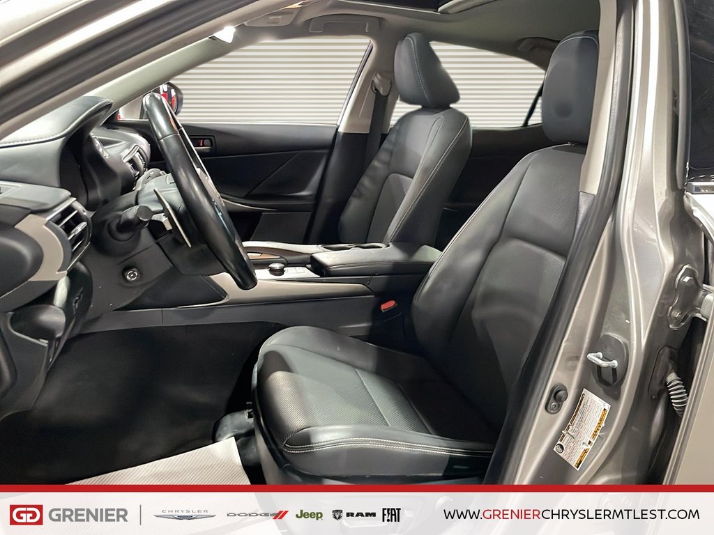 Lexus IS IS 300 + AWD + V6 3.5L + TOIT OUVRANT 2019 à Pointe-Aux-Trembles, Québec - 8 - w1024h768px