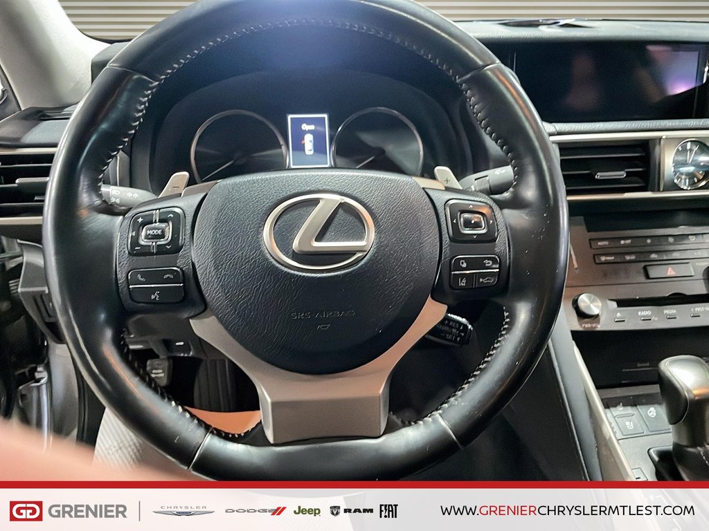 Lexus IS IS 300 + AWD + V6 3.5L + TOIT OUVRANT 2019 à Pointe-Aux-Trembles, Québec - 11 - w1024h768px