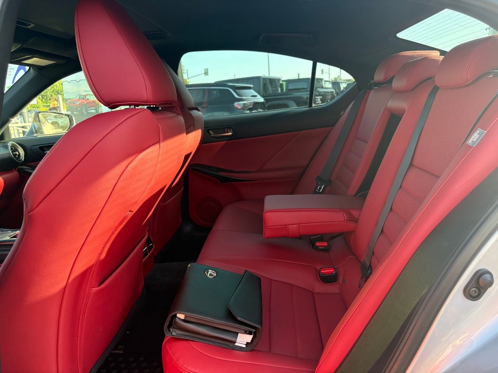 2023 Lexus IS IS 300 F SPORT 2 in Pointe-Aux-Trembles, Quebec - 15 - w1024h768px