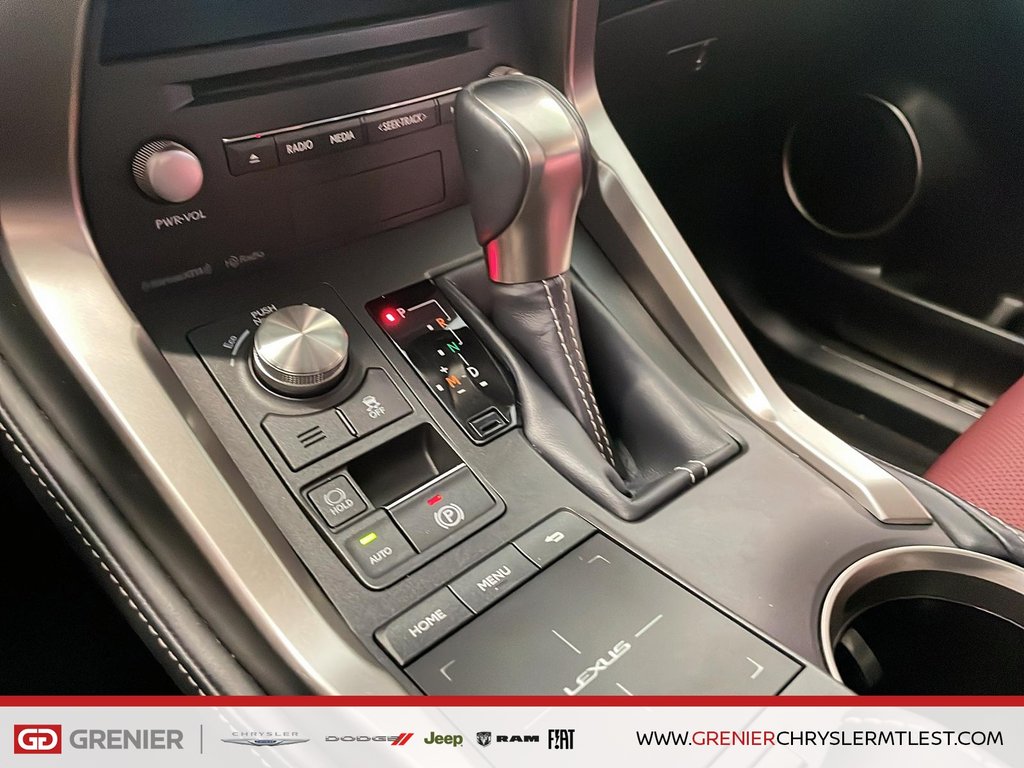 2020 Lexus NX NX 300 + TOIT OUVRANT + CARPLAY in Pointe-Aux-Trembles, Quebec - 11 - w1024h768px