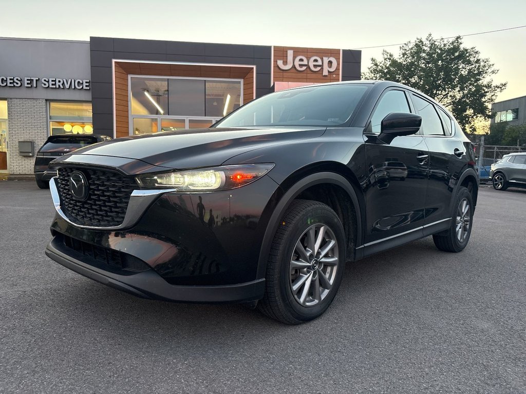 Mazda CX-5 GX 2023 à Pointe-Aux-Trembles, Québec - 1 - w1024h768px
