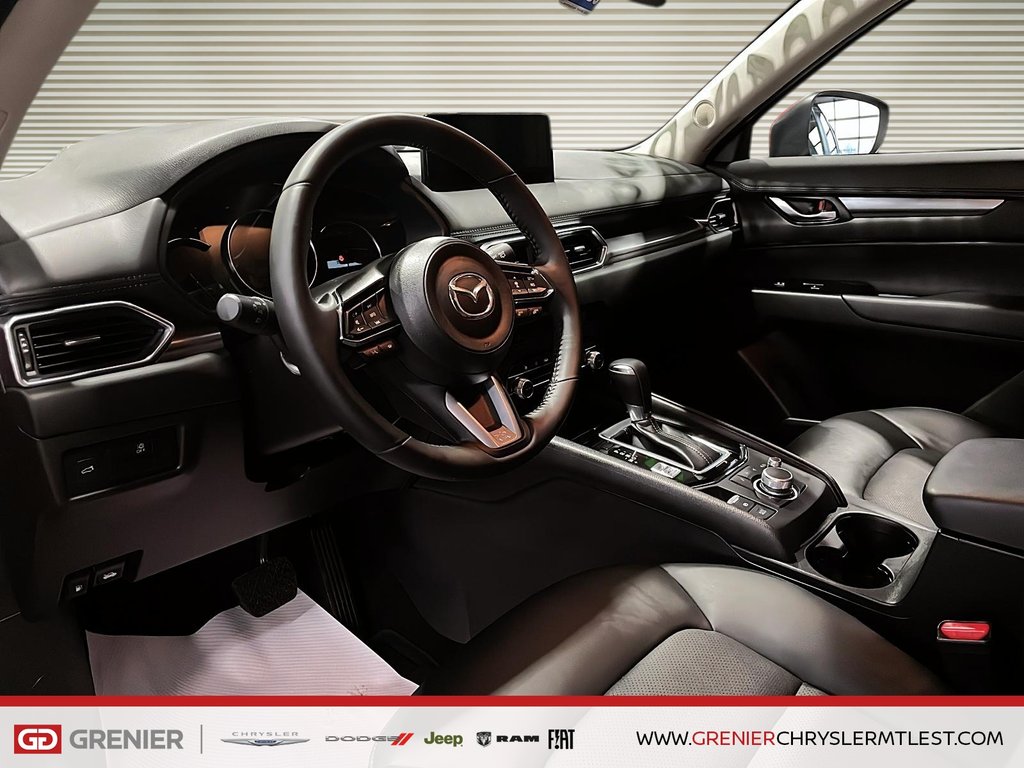 2025 Mazda CX-5 GS + AWD + CUIR + CARPLAY in Pointe-Aux-Trembles, Quebec - 8 - w1024h768px