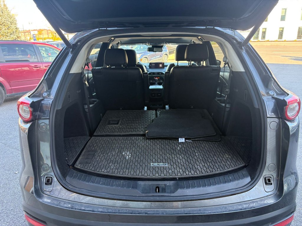 2023 Mazda CX-9 in Pointe-Aux-Trembles, Quebec - 10 - w1024h768px