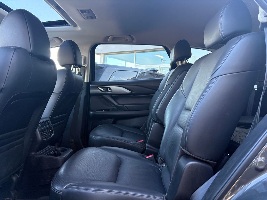 2023 Mazda CX-9 in Pointe-Aux-Trembles, Quebec - 13 - w1024h768px