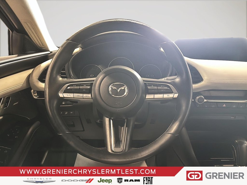 2019 Mazda Mazda3 GT + AWD + AUTOMATIQUE + TOIT OUVRANT in Pointe-Aux-Trembles, Quebec - 9 - w1024h768px