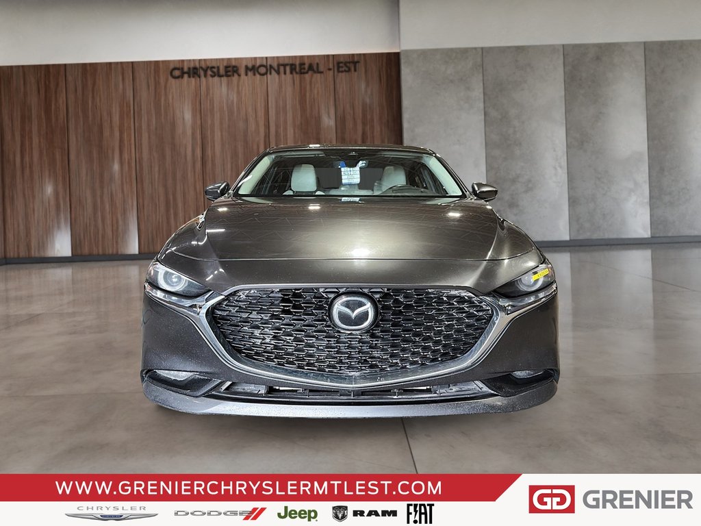 2019 Mazda Mazda3 GT + AWD + AUTOMATIQUE + TOIT OUVRANT in Pointe-Aux-Trembles, Quebec - 2 - w1024h768px