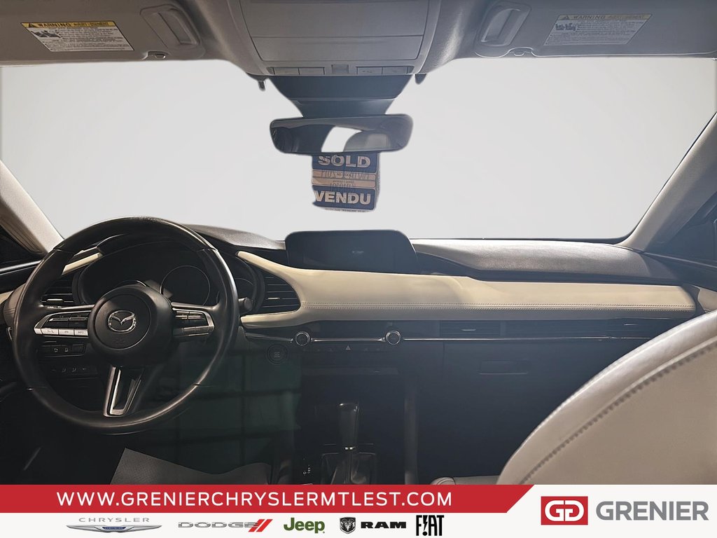 2019 Mazda Mazda3 GT + AWD + AUTOMATIQUE + TOIT OUVRANT in Pointe-Aux-Trembles, Quebec - 8 - w1024h768px