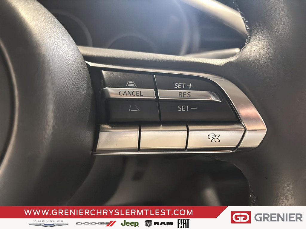 2019 Mazda Mazda3 GT + AWD + AUTOMATIQUE + TOIT OUVRANT in Pointe-Aux-Trembles, Quebec - 10 - w1024h768px