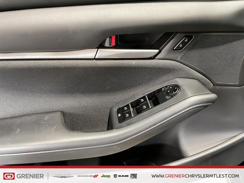 Mazda Mazda3 GS + T/A + GROUPE ELECTRIQUE 2025 à Pointe-Aux-Trembles, Québec - 9 - w1024h768px