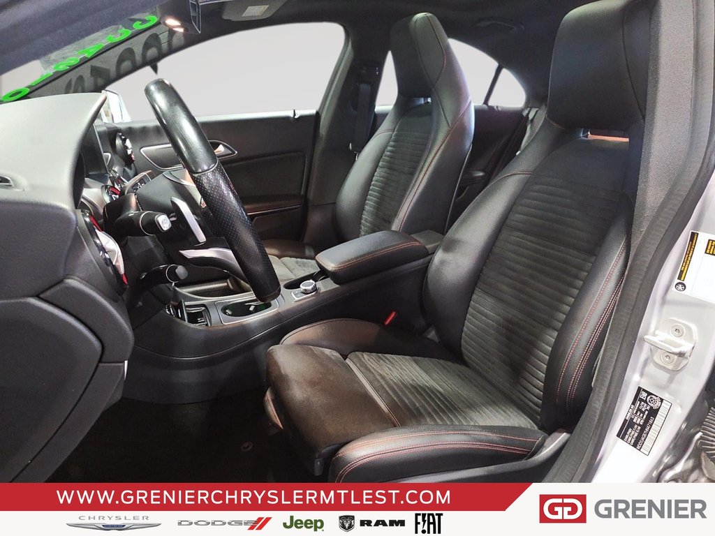 Mercedes-Benz CLA CLA 250 4MATIC + CUIR + TOIT OUVRANT PANO 2017 à Pointe-Aux-Trembles, Québec - 7 - w1024h768px