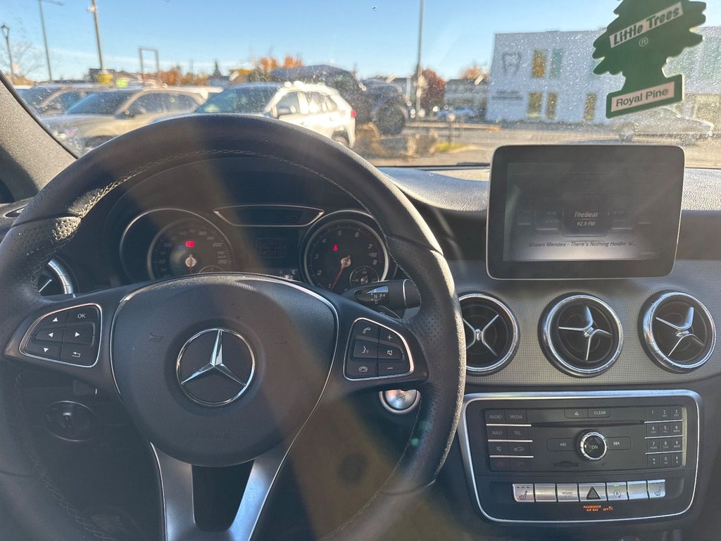 2017 Mercedes-Benz CLA CLA 250 in Pointe-Aux-Trembles, Quebec - 7 - w1024h768px