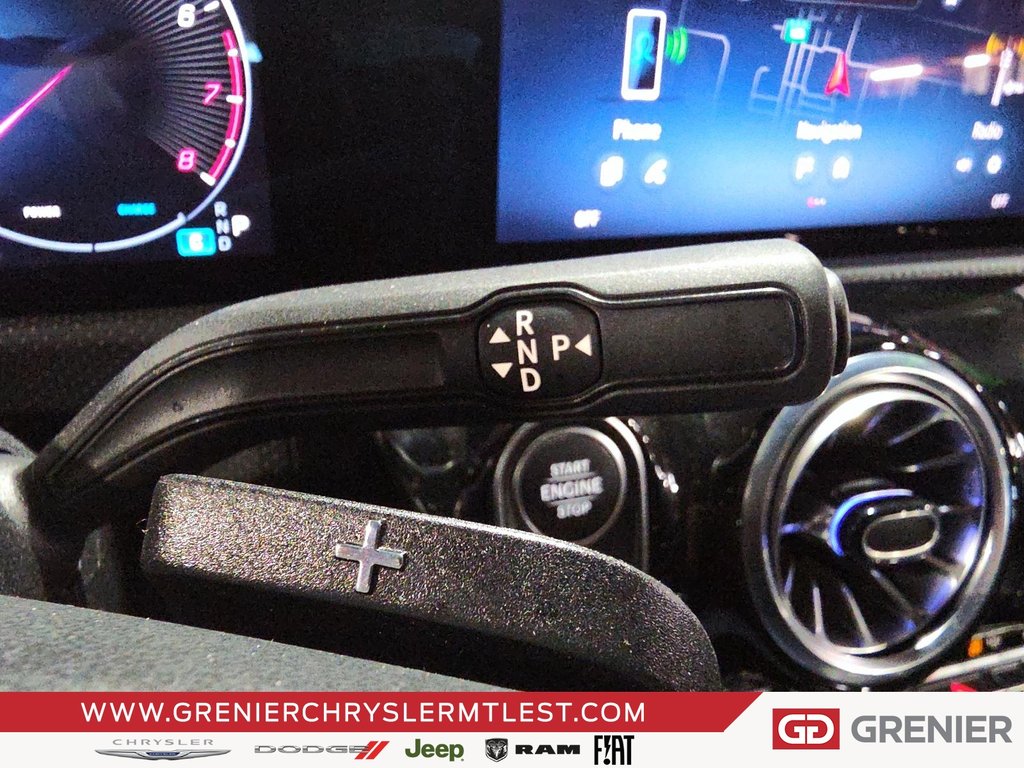 Mercedes-Benz CLA CLA 250 + AWD + TOIT OUVRANT PANO 2025 à Pointe-Aux-Trembles, Québec - 11 - w1024h768px
