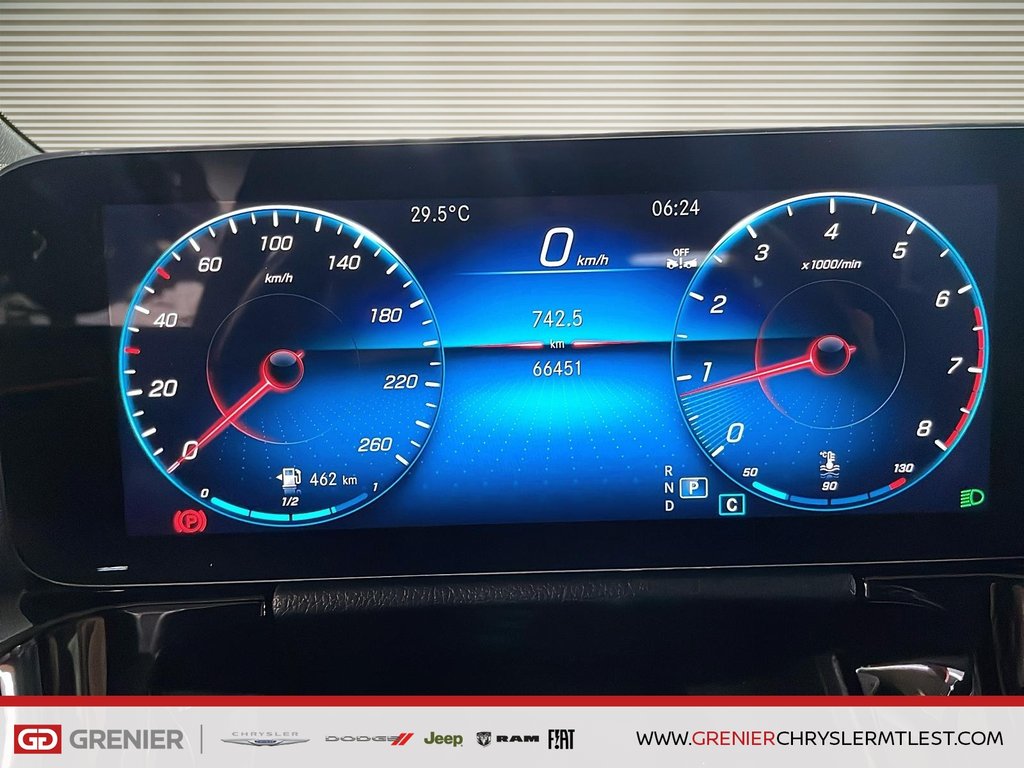 2023 Mercedes-Benz GLA 250 + AWD + TOIT OUVRANT PANO in Pointe-Aux-Trembles, Quebec - 10 - w1024h768px