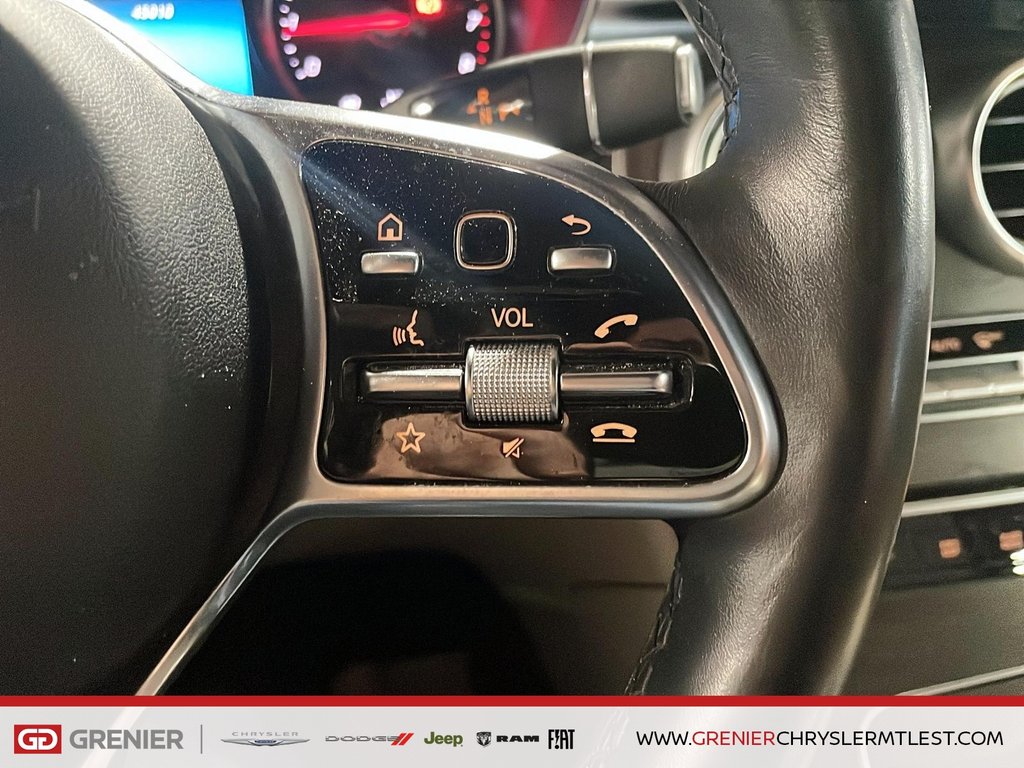 2020 Mercedes-Benz GLC GLC 300 + AWD + CUIR + CARPLAY in Pointe-Aux-Trembles, Quebec - 10 - w1024h768px