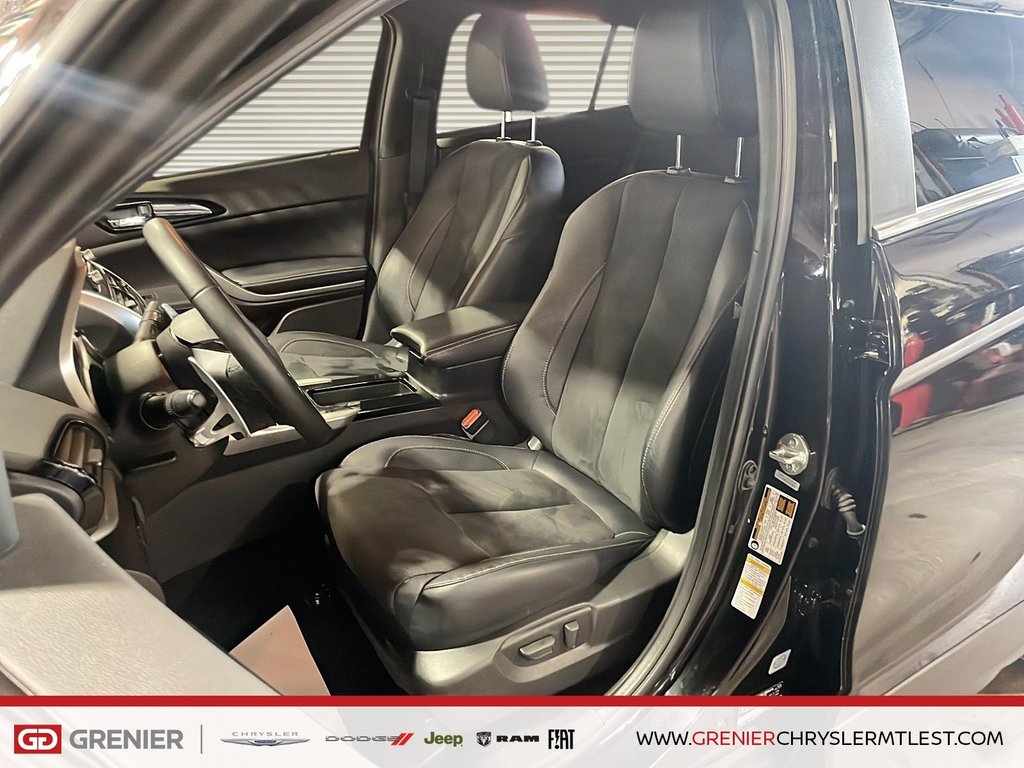 Mitsubishi ECLIPSE CROSS AWD + TOIT OUVRANT PANO + CARPLAY 2023 à Pointe-Aux-Trembles, Québec - 7 - w1024h768px