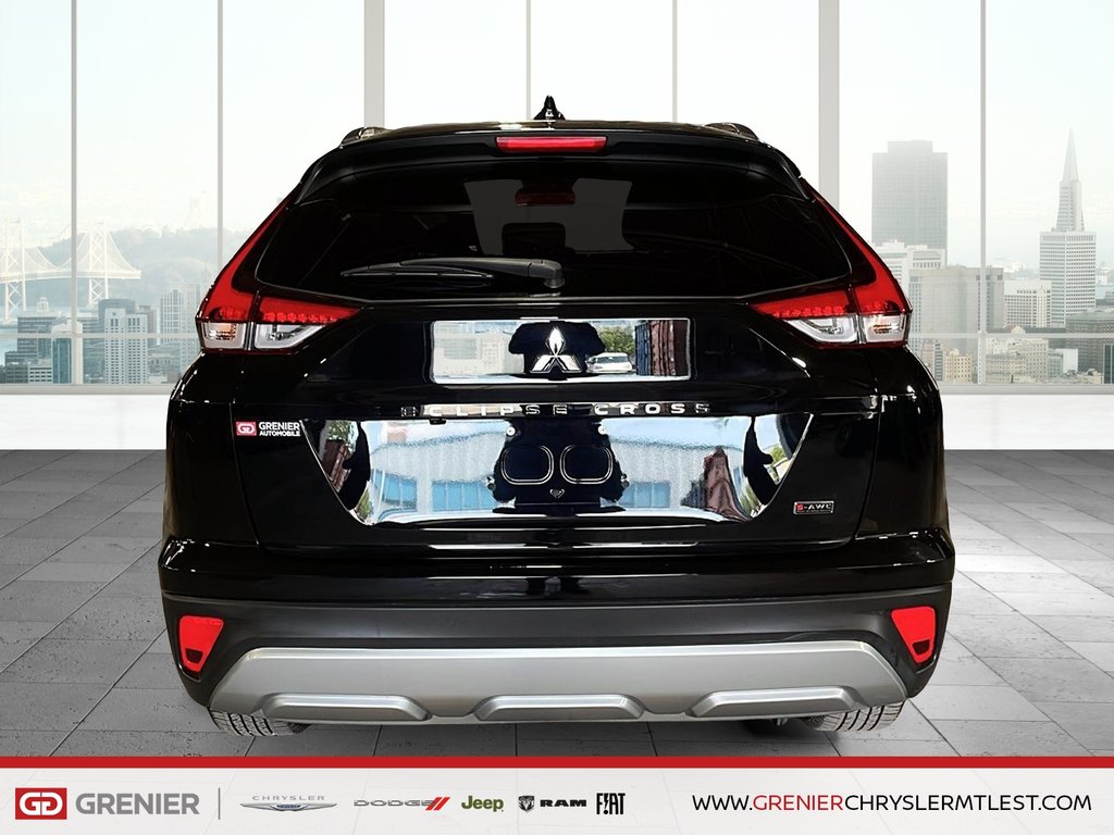 Mitsubishi ECLIPSE CROSS AWD + TOIT OUVRANT PANO + CARPLAY 2023 à Pointe-Aux-Trembles, Québec - 3 - w1024h768px