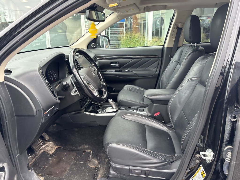 2018 Mitsubishi Outlander PHEV GT in Pointe-Aux-Trembles, Quebec - 14 - w1024h768px