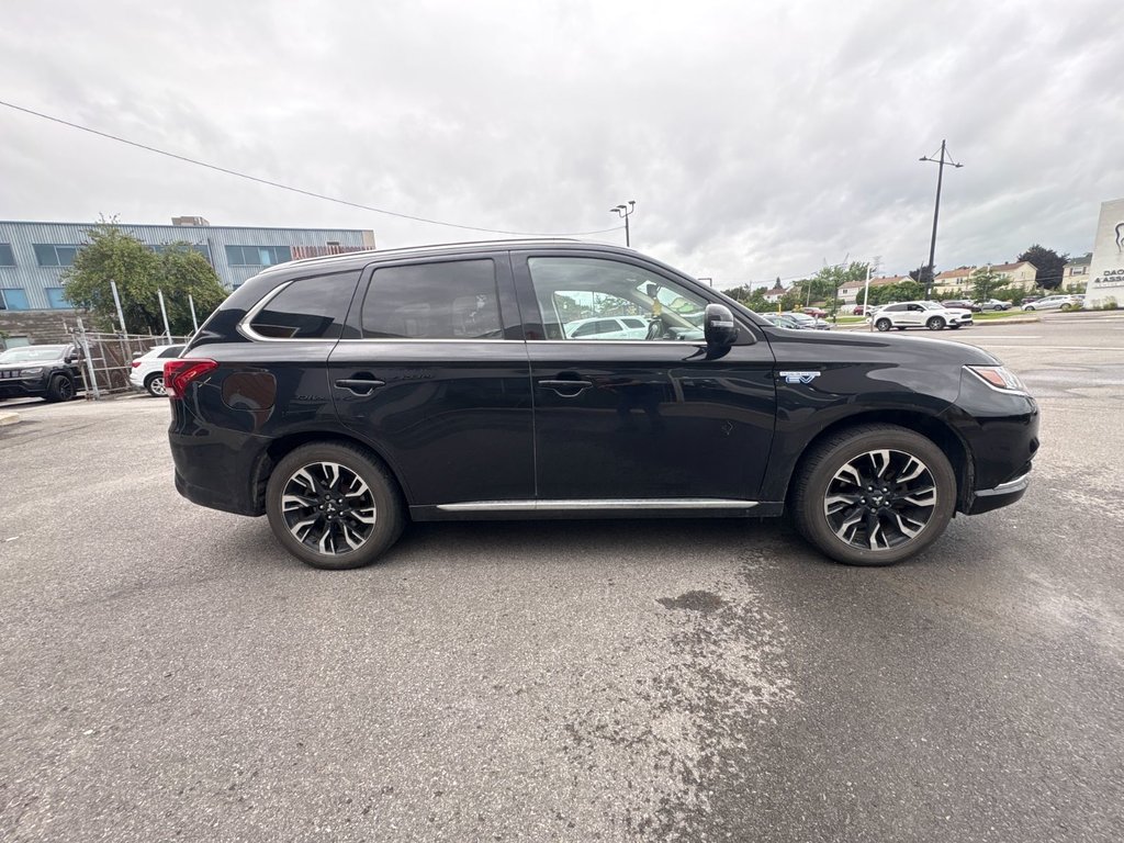 2018 Mitsubishi Outlander PHEV GT in Pointe-Aux-Trembles, Quebec - 6 - w1024h768px