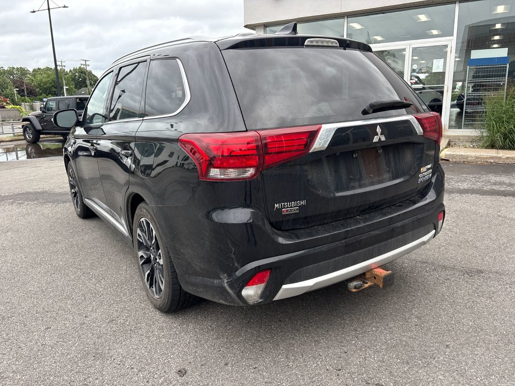 2018 Mitsubishi Outlander PHEV GT in Pointe-Aux-Trembles, Quebec - 12 - w1024h768px