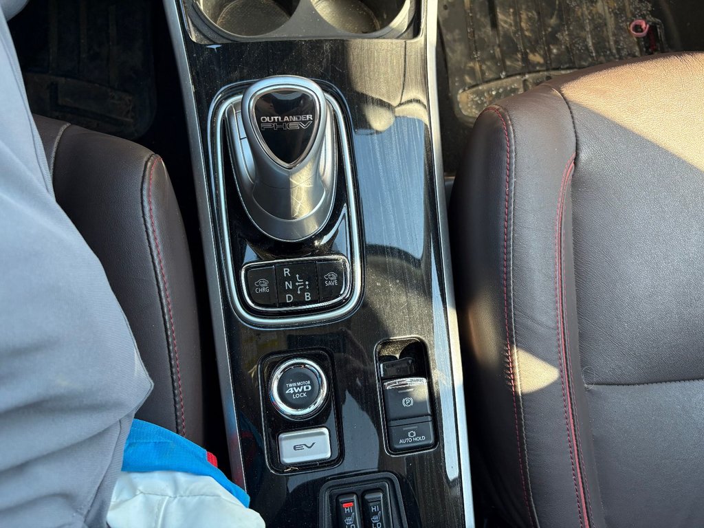Mitsubishi Outlander PHEV  2018 à Pointe-Aux-Trembles, Québec - 25 - w1024h768px