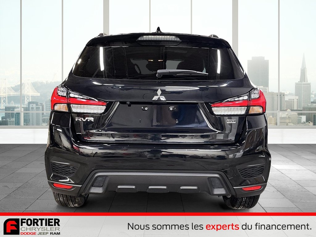 2023 Mitsubishi RVR GT + AWD + TOIT OUVRANT PANO + CUIR in Pointe-Aux-Trembles, Quebec - 3 - w1024h768px