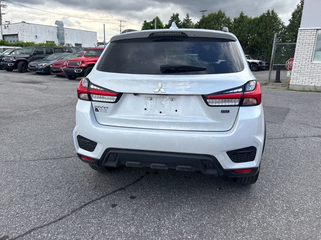 Mitsubishi RVR SEL AWD 2023 à Pointe-Aux-Trembles, Québec - 7 - w1024h768px